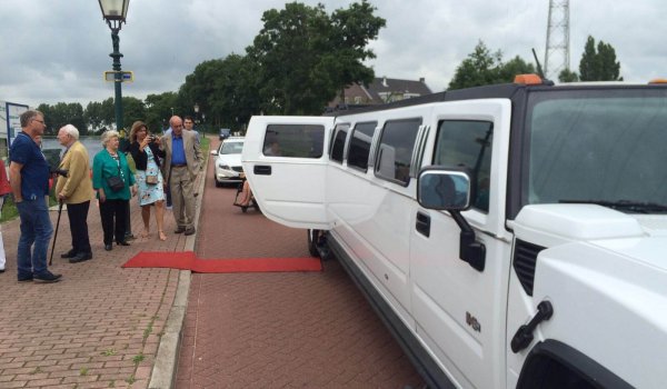 hummer-limousine-wit-2 hummer-limousine-wit-2